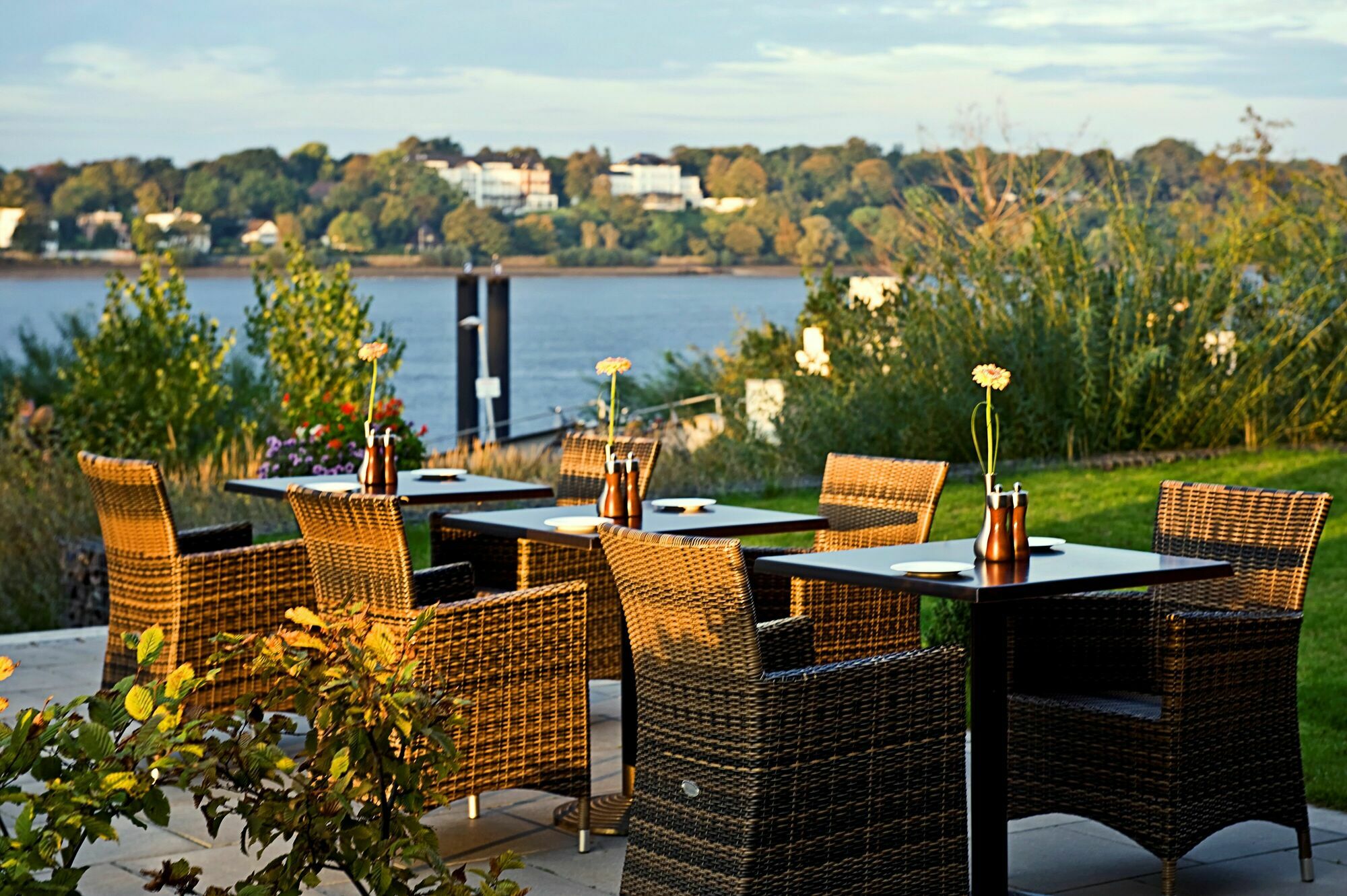 Elaya Hotel Hamburg Finkenwerder Ehemals The Rilano Hotel Hamburgo Exterior foto